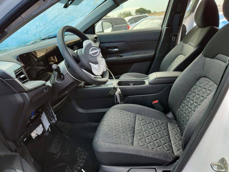 2025 NISSAN KICKS SV — Фото 7 из 13
