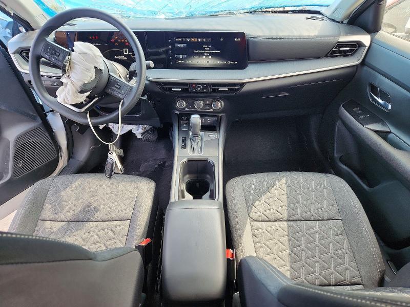 2025 NISSAN KICKS SV — Фото 8 из 13
