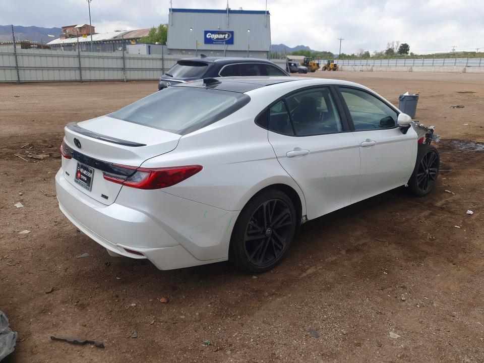 2025 TOYOTA CAMRY XSE — Фото 3 из 12