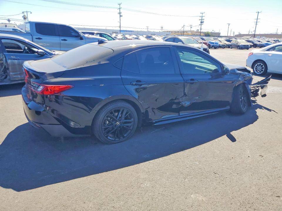 2025 TOYOTA CAMRY SE — Фото 3 из 12