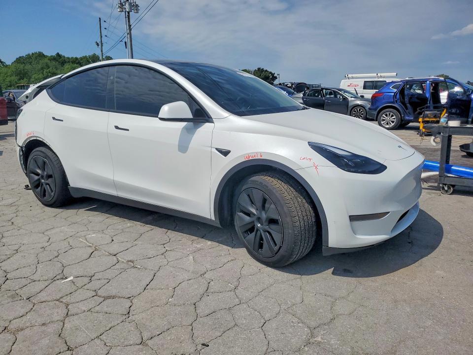 2024 TESLA MODEL Y — Фото 4 из 13