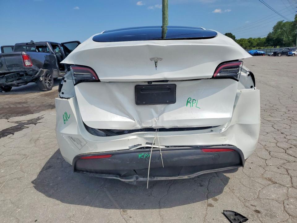 2024 TESLA MODEL Y — Фото 6 из 13