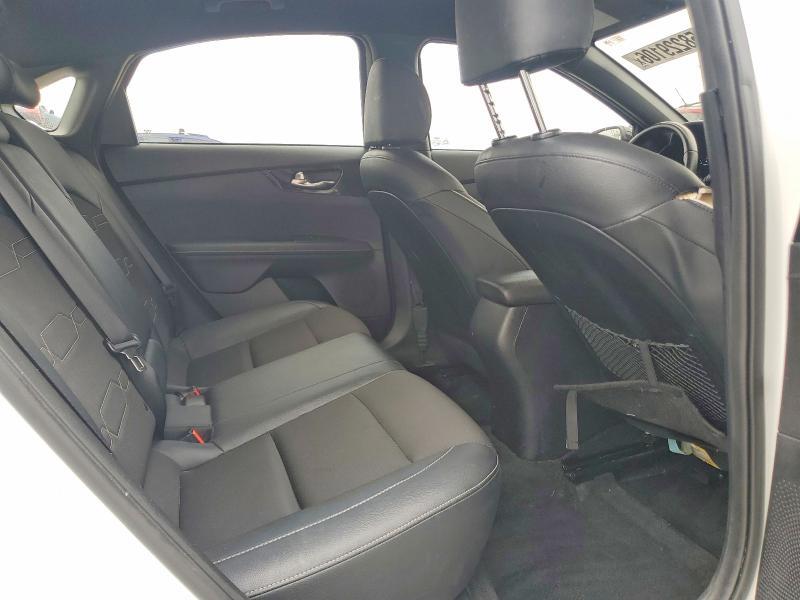 2024 KIA FORTE GT LINE — Фото 10 из 12