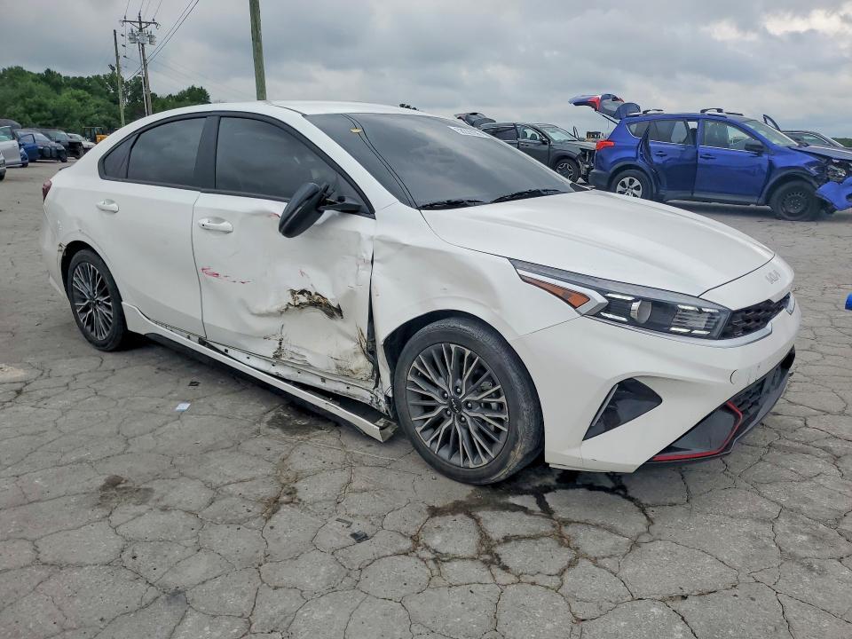 2024 KIA FORTE GT LINE — Фото 4 из 12