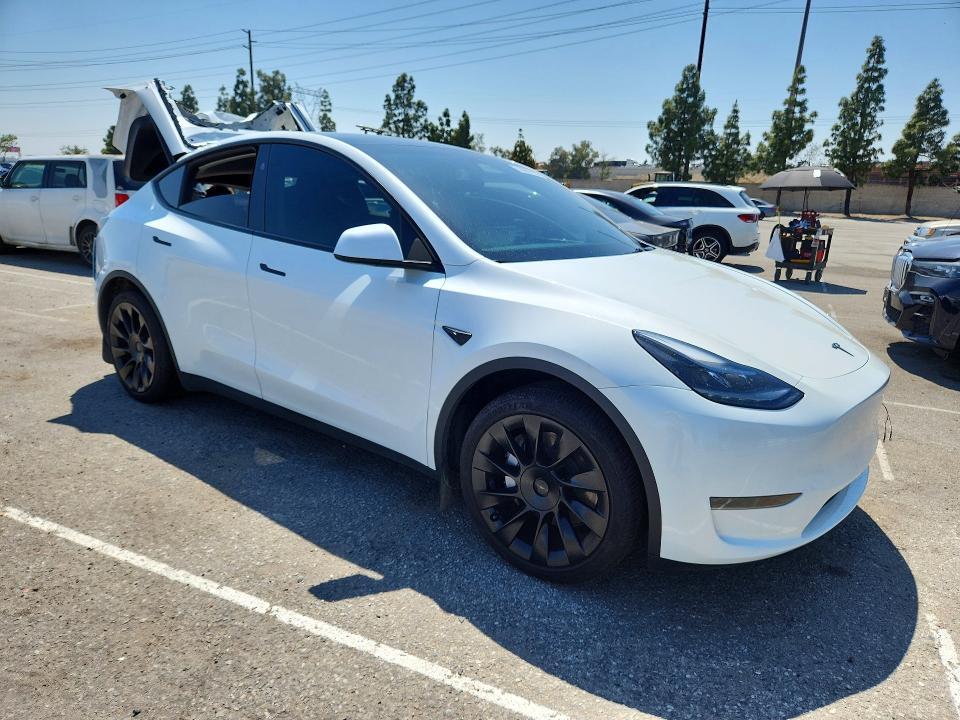 7SAYGDED2RF190869 2024 TESLA MODEL Y photo no. 4