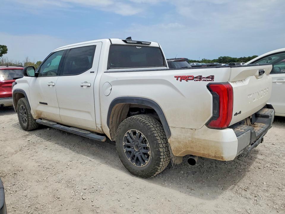 2023 TOYOTA TUNDRA SR5 — Фото 2 из 12