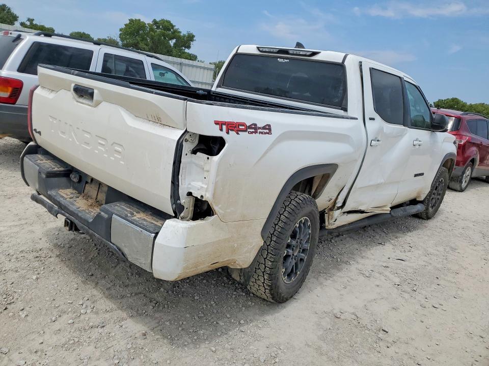 2023 TOYOTA TUNDRA SR5 — Фото 3 из 12