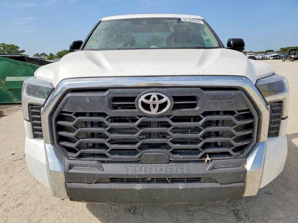 2023 TOYOTA TUNDRA SR5 — Фото 5 из 12