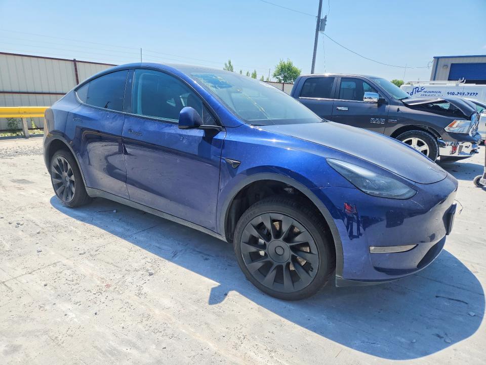 2023 TESLA MODEL Y — Фото 4 из 12