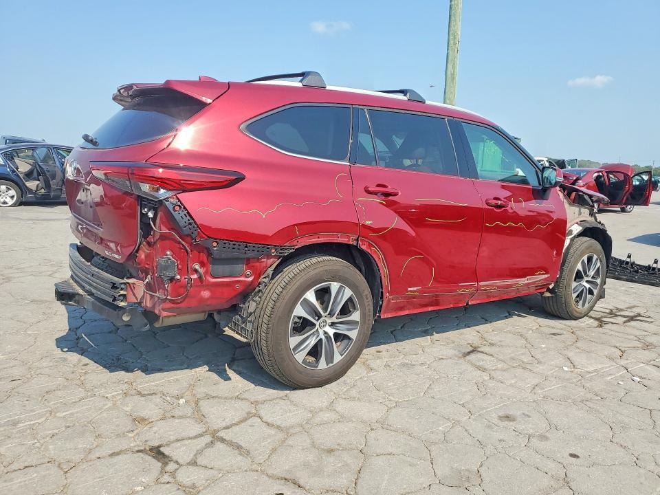 2022 TOYOTA HIGHLANDER XLE — Фото 3 из 13