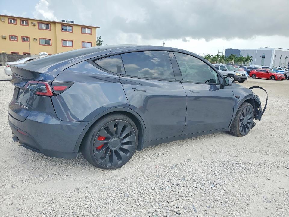 2022 TESLA MODEL Y — Фото 3 из 12