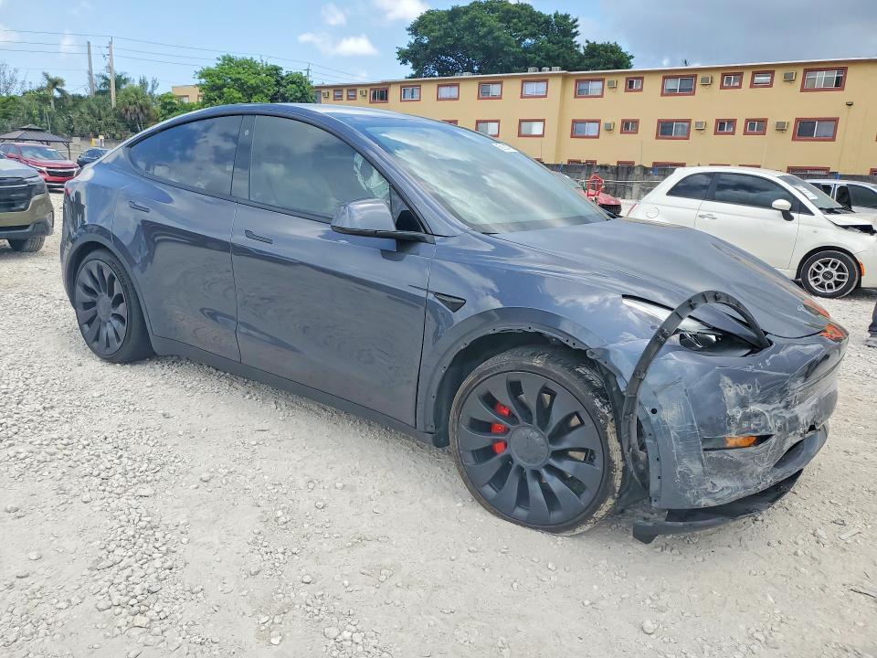 2022 TESLA MODEL Y — Фото 4 из 12