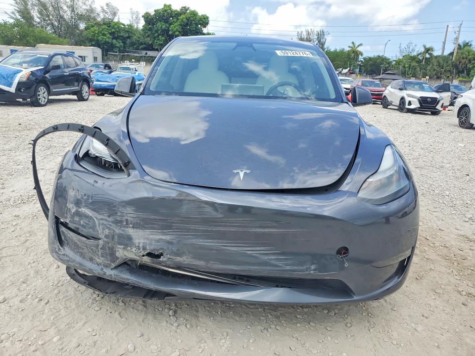 2022 TESLA MODEL Y — Фото 5 из 12
