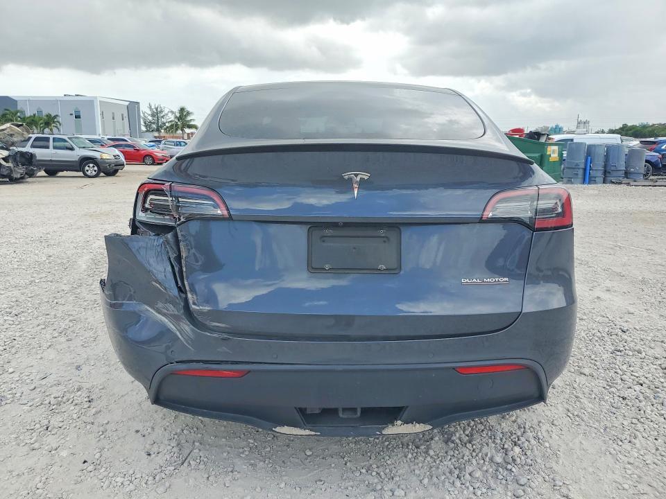 2022 TESLA MODEL Y — Фото 6 из 12