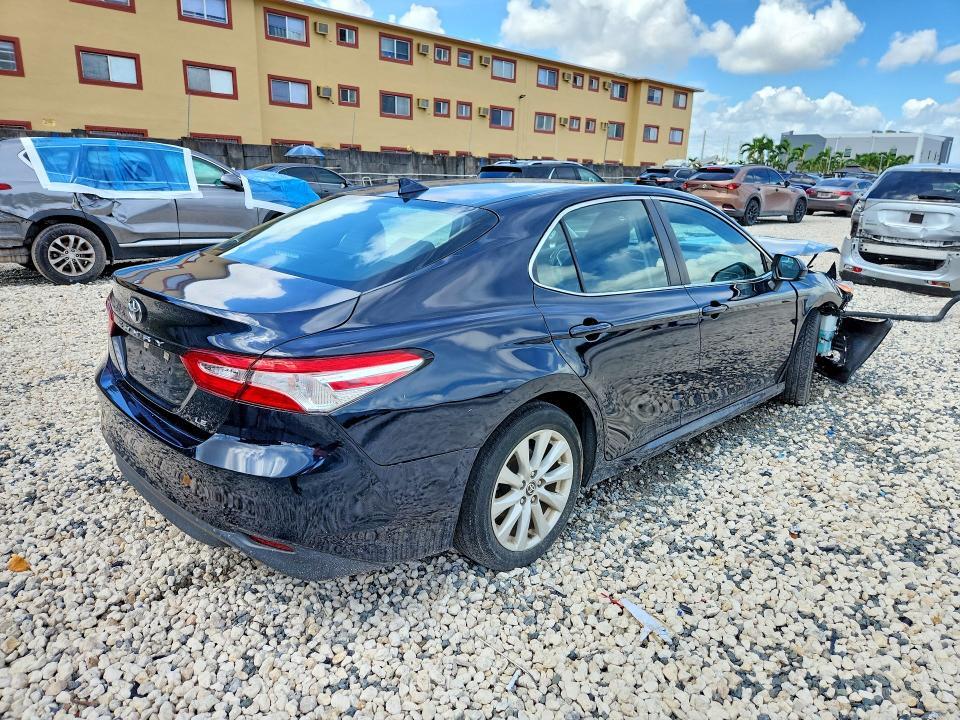 2020 TOYOTA CAMRY LE — Фото 3 из 13