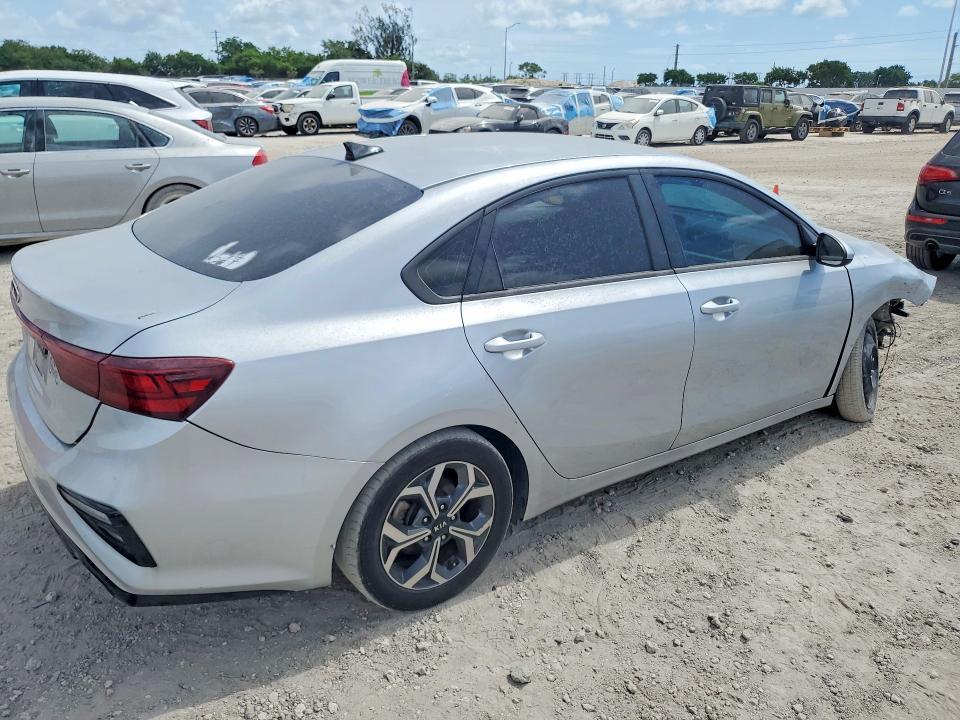 2020 KIA FORTE LXS — Фото 3 из 13