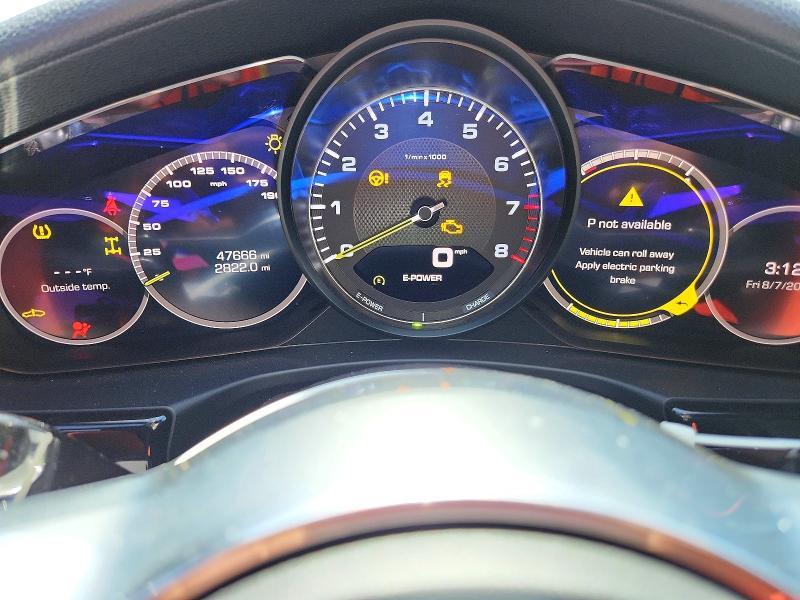 2020 PORSCHE PANAMERA 4 E-HYBRID — Фото 9 из 13