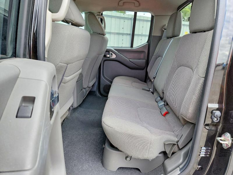 2019 NISSAN FRONTIER SV — Фото 10 из 12
