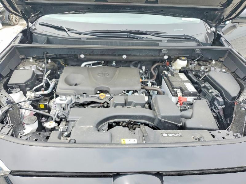 2025 TOYOTA RAV4 XLE — Фото 12 из 14