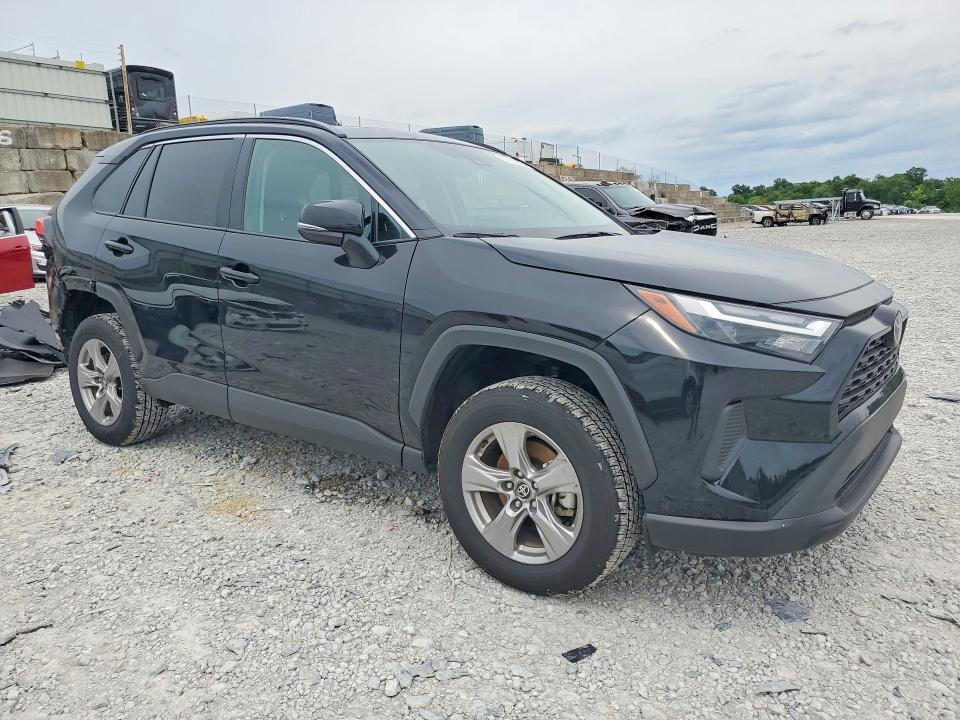 2025 TOYOTA RAV4 XLE — Фото 4 из 14