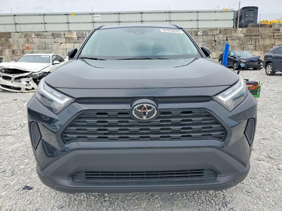 2025 TOYOTA RAV4 XLE — Фото 5 из 14