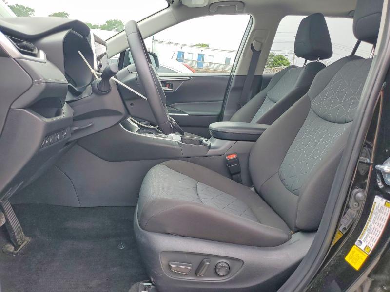 2025 TOYOTA RAV4 XLE — Фото 7 из 14