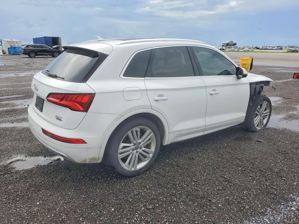 WA1BNAFY1J2078042 2018 AUDI Q5 photo no. 3