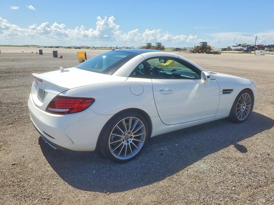2018 MERCEDES-BENZ SLC 300 — Фото 3 из 12