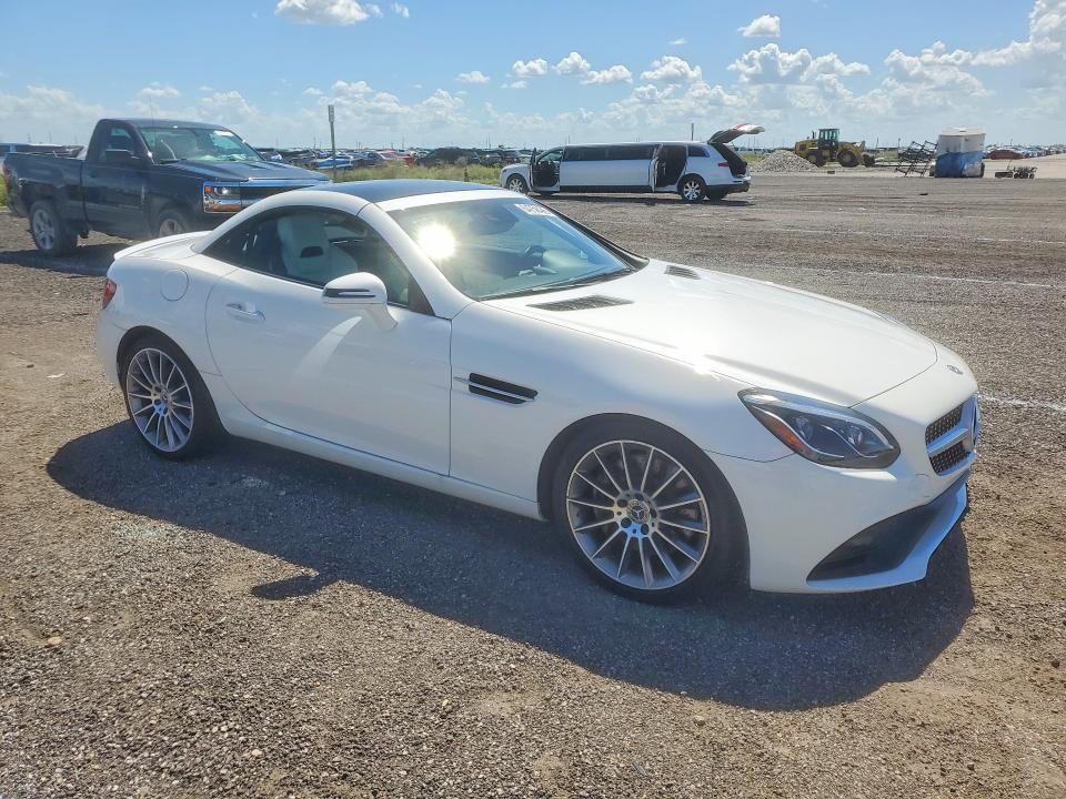 2018 MERCEDES-BENZ SLC 300 — Фото 4 из 12