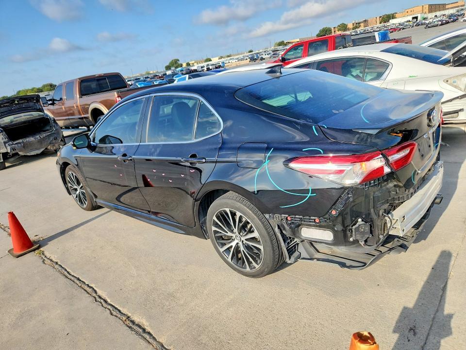 2018 TOYOTA CAMRY SE — Фото 2 из 13
