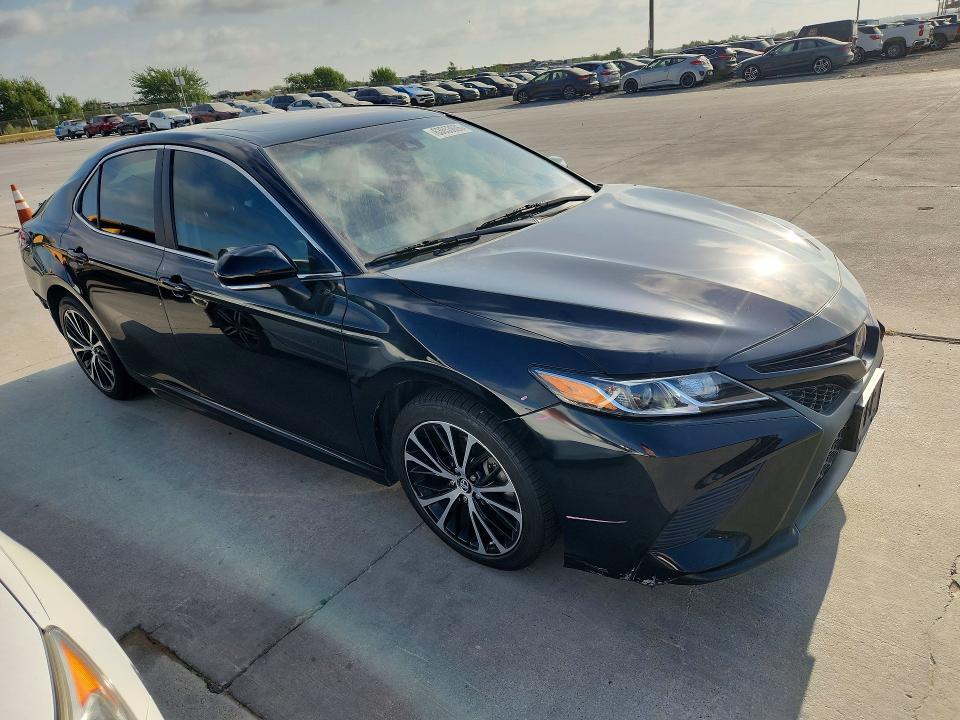 2018 TOYOTA CAMRY SE — Фото 4 из 13