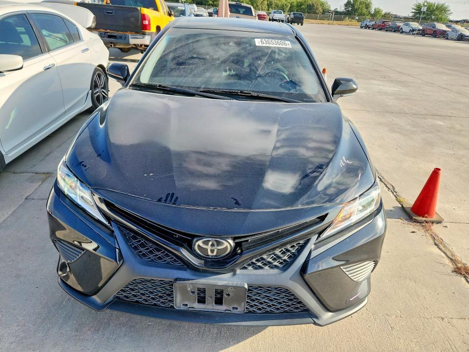 2018 TOYOTA CAMRY SE — Фото 5 из 13