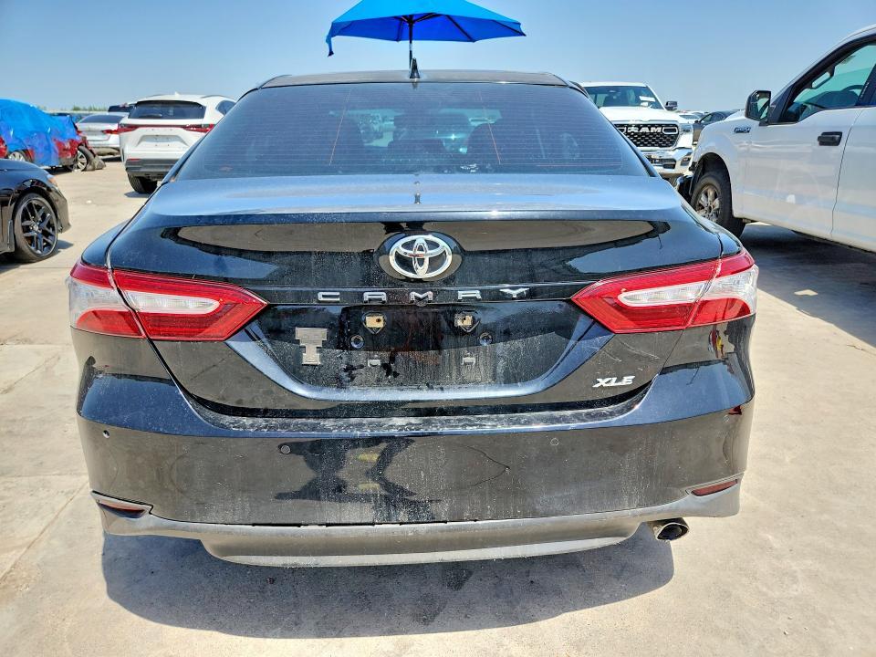 2018 TOYOTA CAMRY XLE — Фото 6 из 12