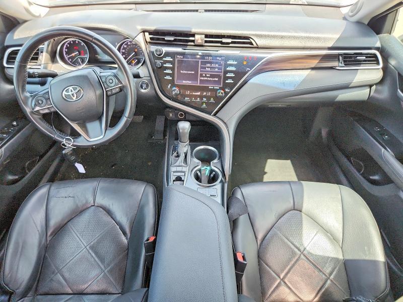 2018 TOYOTA CAMRY XLE — Фото 8 из 12