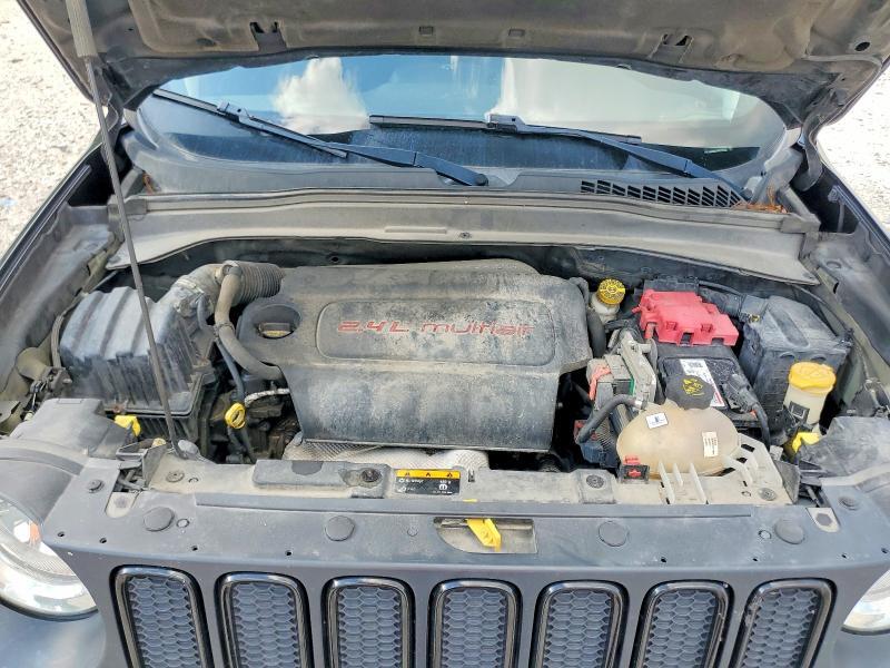 2018 JEEP RENEGADE LATITUDE — Фото 12 из 13