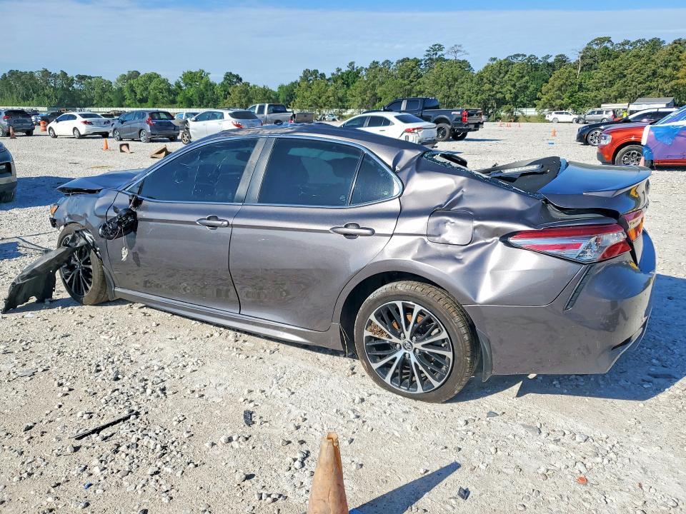 2018 TOYOTA CAMRY SE — Фото 2 из 13