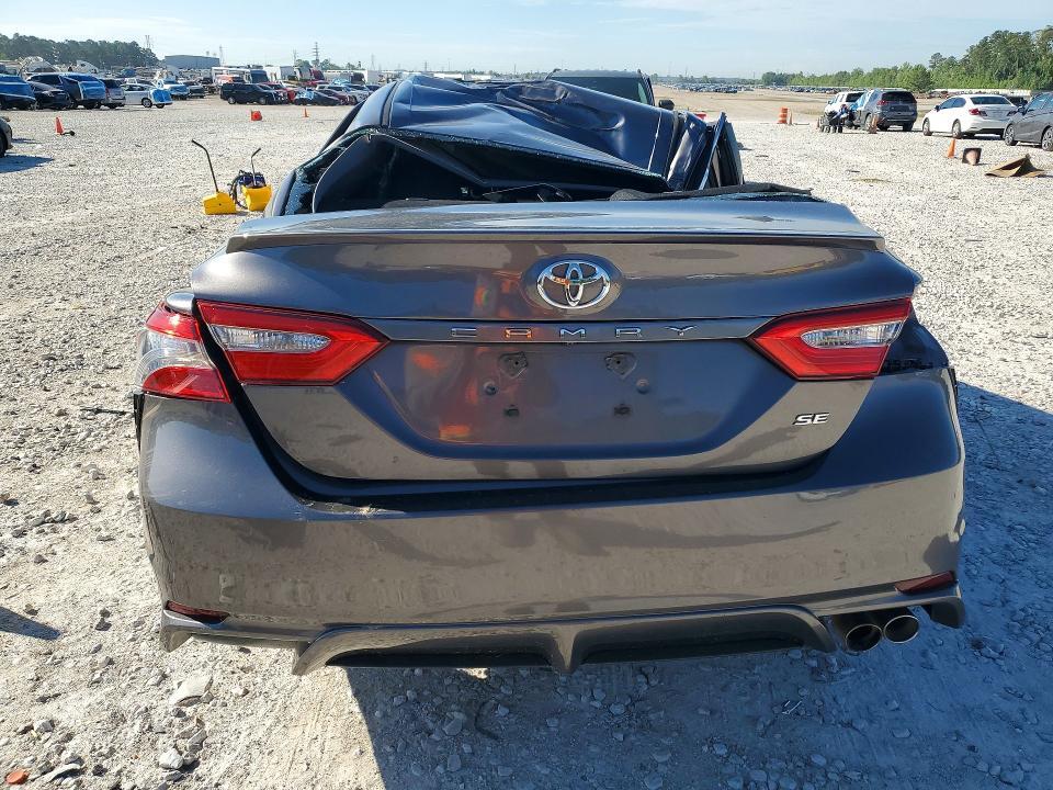 2018 TOYOTA CAMRY SE — Фото 6 из 13