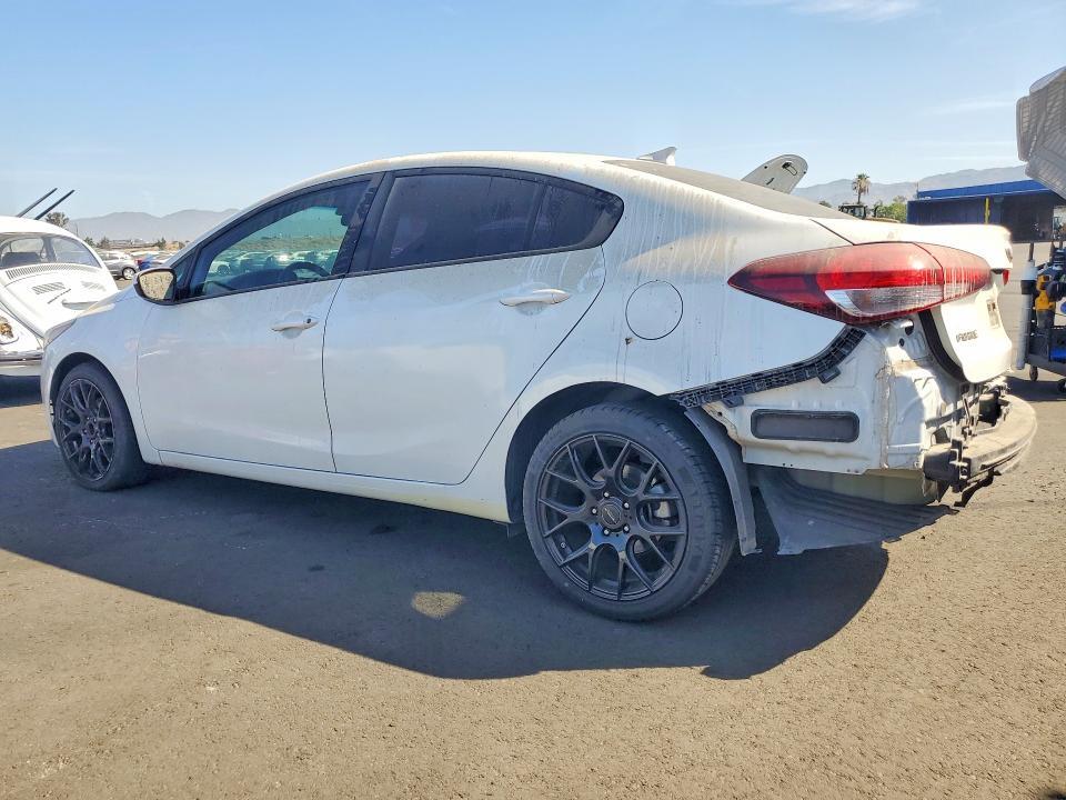 2018 KIA FORTE LX — Фото 2 из 13