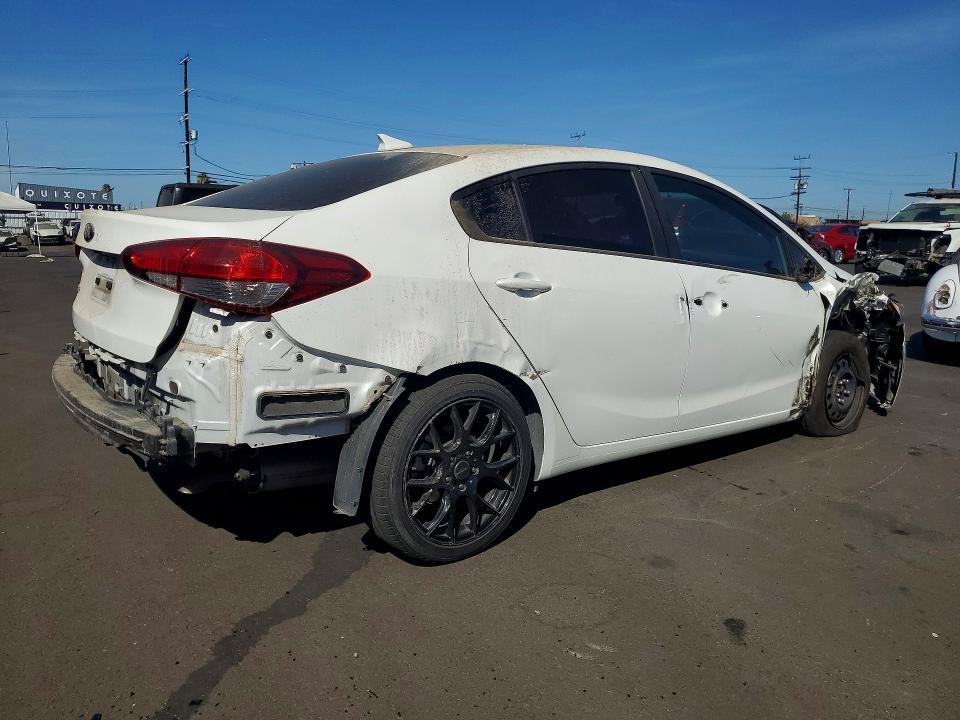 2018 KIA FORTE LX — Фото 3 из 13