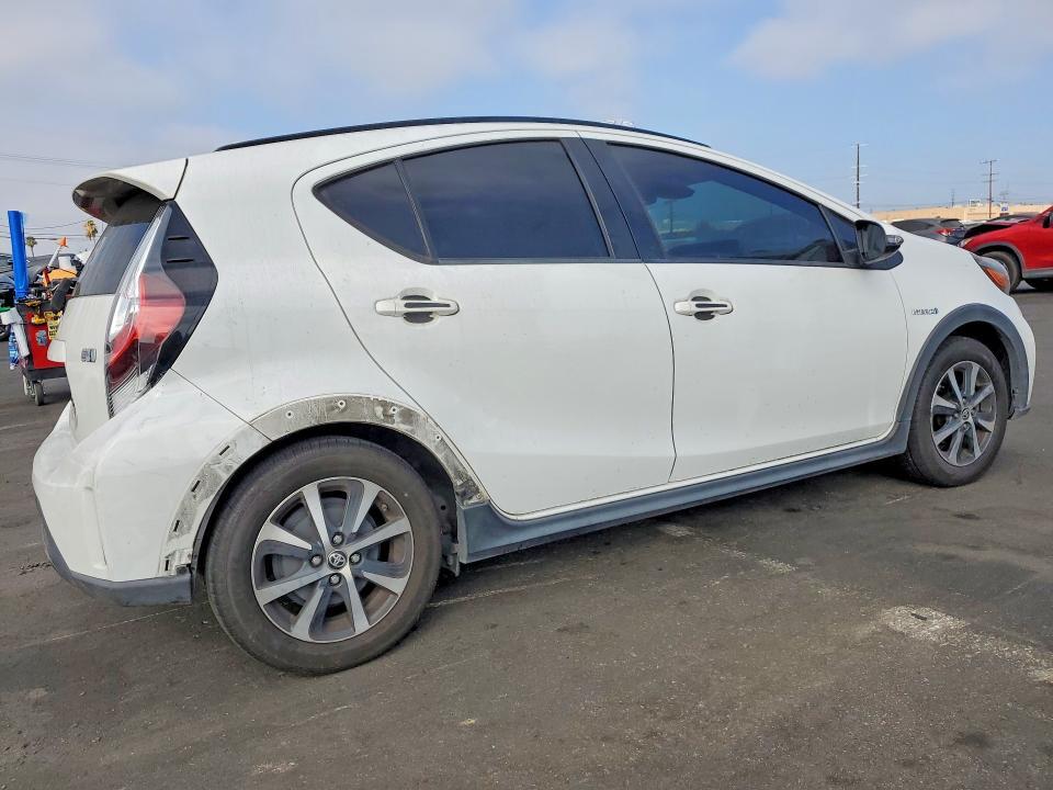 2018 TOYOTA PRIUS C TWO — Фото 3 из 12