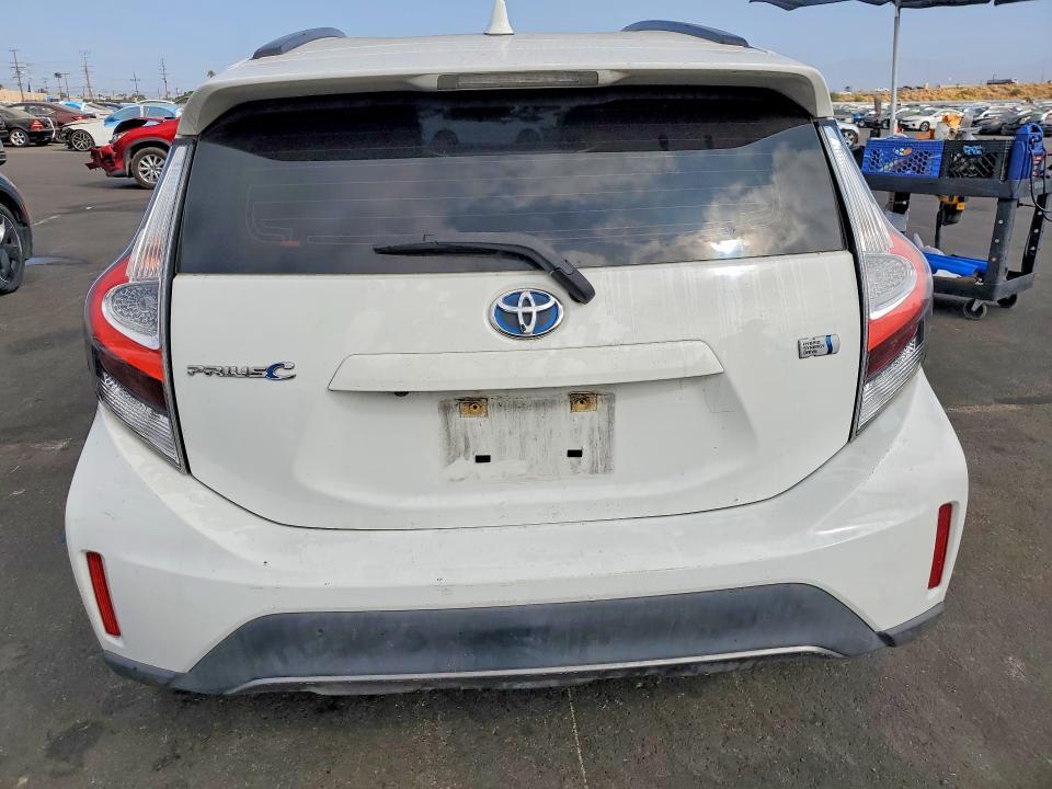 2018 TOYOTA PRIUS C TWO — Фото 6 из 12