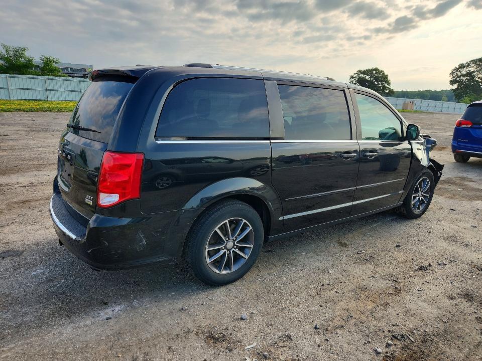 2017 DODGE GRAND CARAVAN SXT — Фото 3 из 13