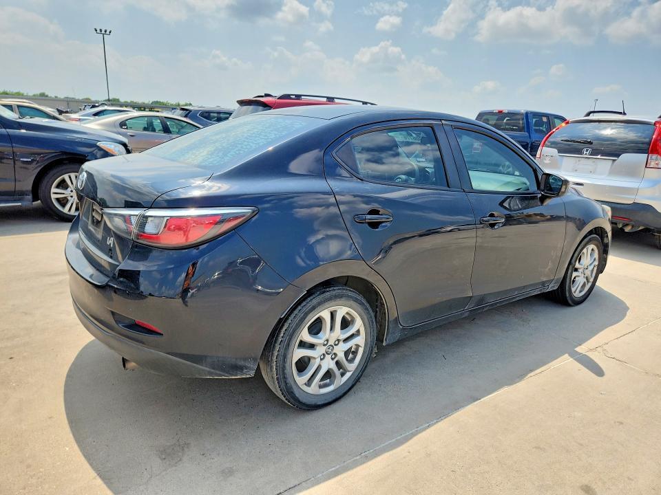 2017 TOYOTA YARIS IA BASE — Фото 3 из 12