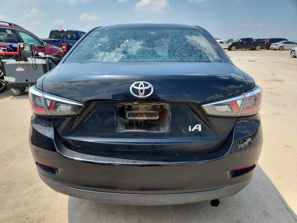 2017 TOYOTA YARIS IA BASE — Фото 6 из 12