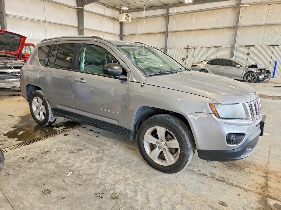 2016 JEEP COMPASS SPORT — Фото 4 из 13