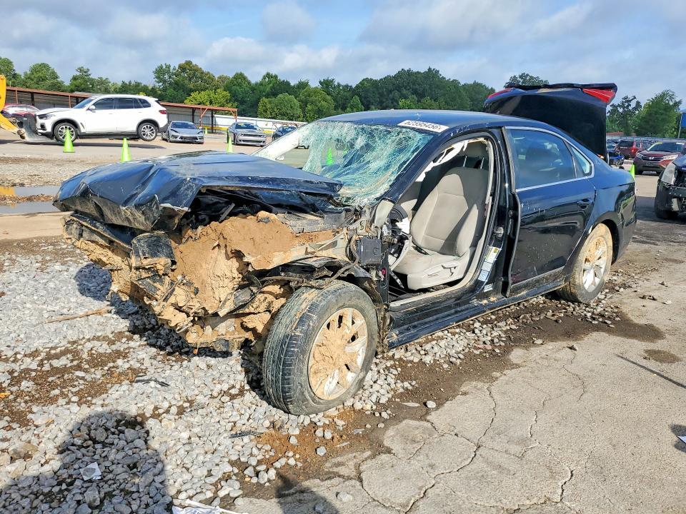 2016 VOLKSWAGEN PASSAT