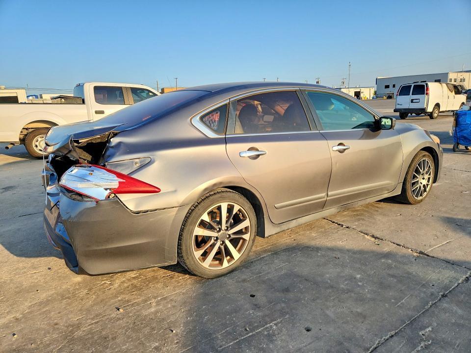 2016 NISSAN ALTIMA 2.5 SR — Фото 3 из 12