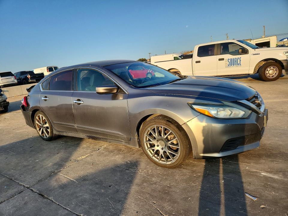 2016 NISSAN ALTIMA 2.5 SR — Фото 4 из 12