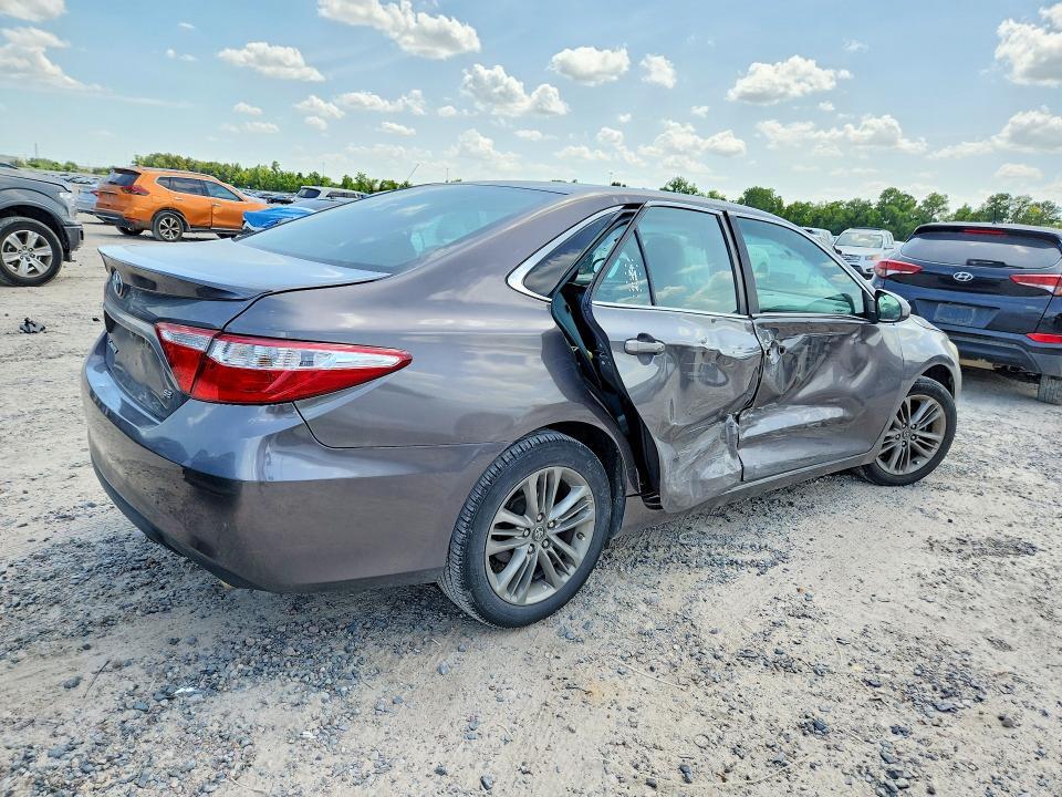 2016 TOYOTA CAMRY SE — Фото 3 из 12