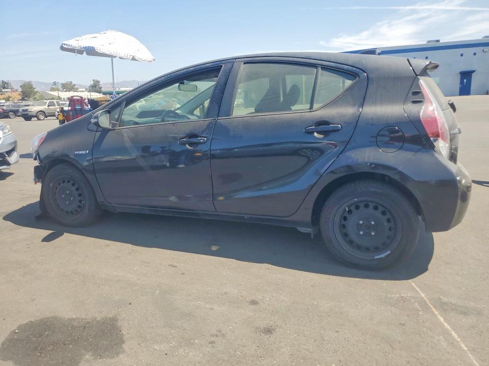2016 TOYOTA PRIUS C TWO — Фото 2 из 13